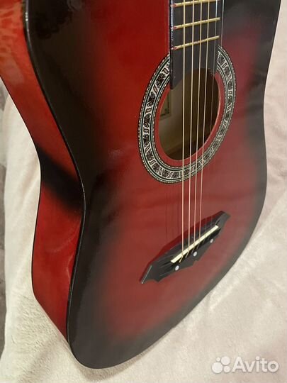 Акустическая гитара Новая
