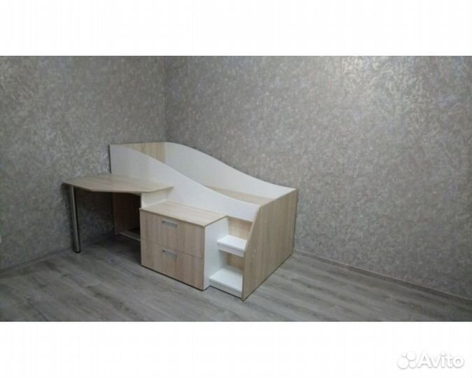 Детская кровать чердак со столом