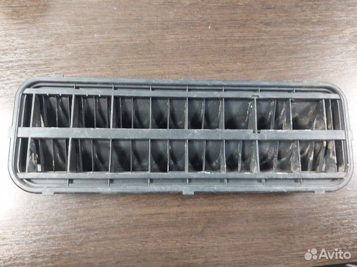 Решетка вентиляционная задняя левая Bmw 525I E60