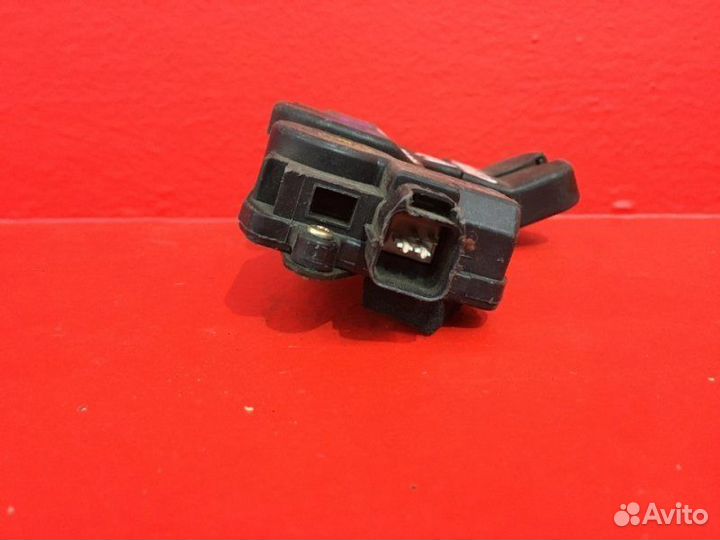 Замок крышки багажника задний Kia Cerato LD D4FA