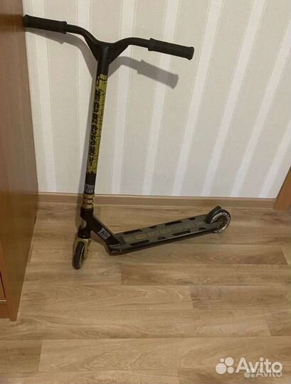 Трюковой самокат tech team horoshy