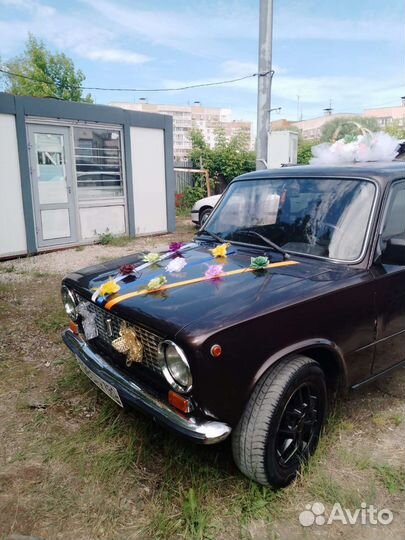 Свадебные украшения на авто