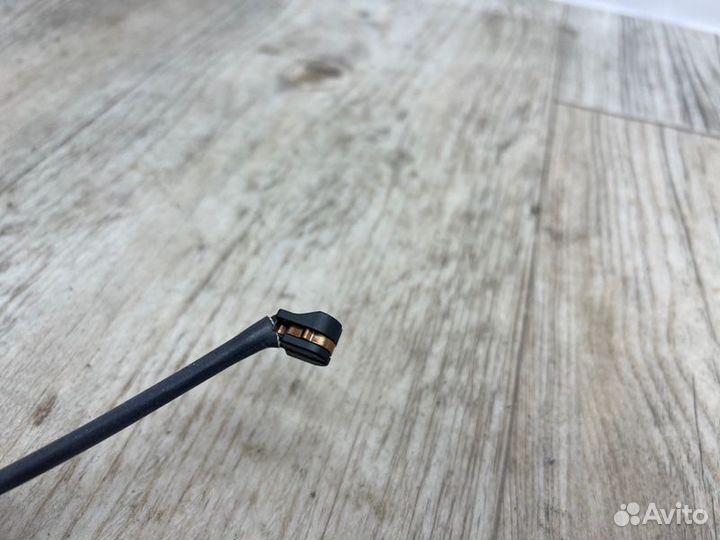 Датчик износа тормозных колодок передний