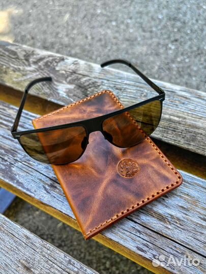 Обложка на паспорт дополнительными отсеками