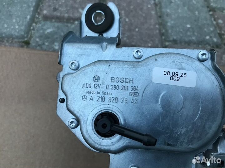 Моторчик стеклоочистителя на Mercedes W210