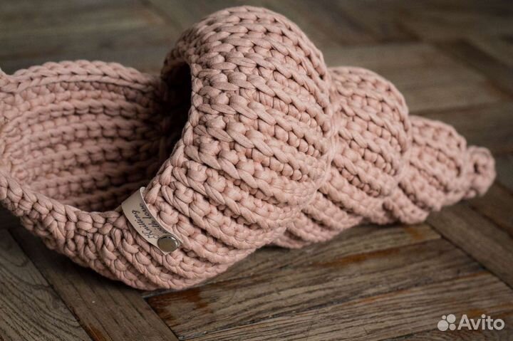 Вязаная корзина ракушка
