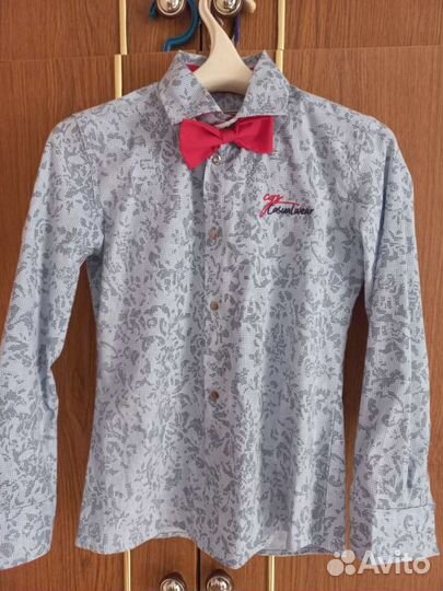 Рубашка праздничная с бабочкой, брючки школьные