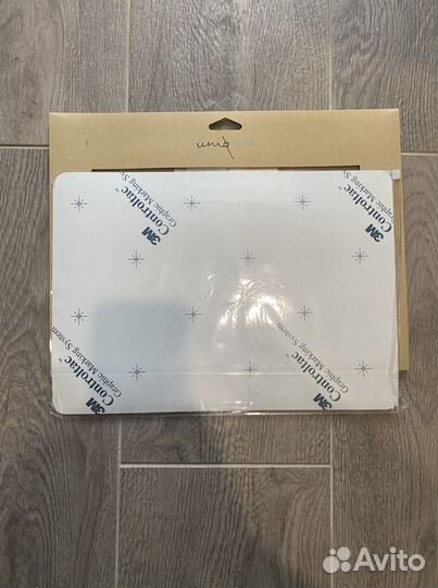 Чехол наклейка