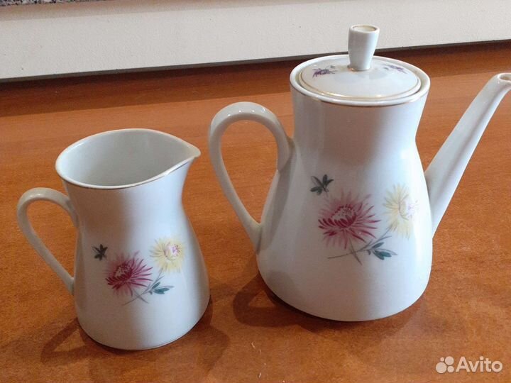 Сервиз чайный Астры ГДР из 30 предметов и элементы