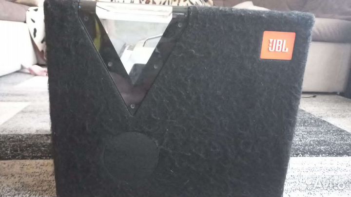Сабвуфер jbl