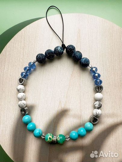 Подвеска для телефона с натуральными камнями