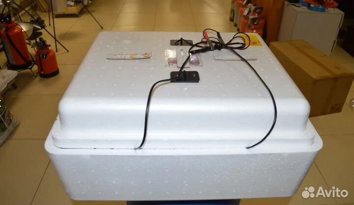 Инкубатор Несушка до 63 яиц с вентилятором 220/12в