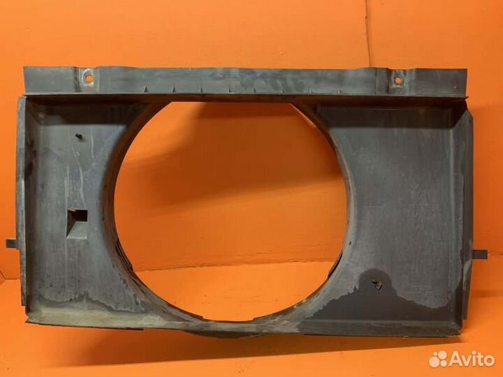 Диффузор вентилятора радиатора Hummer H2 6.0 2003