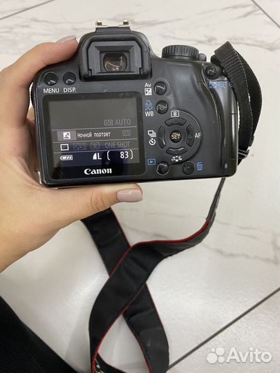 Зеркальный фотоаппарат canon 1000 D