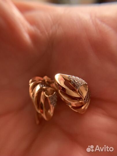 Золотые серьги