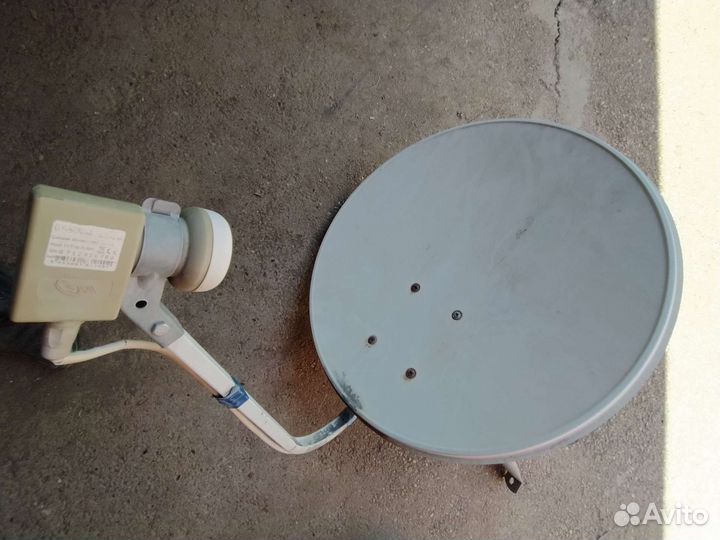 Спутниковая тарелка 60см с кронштейном