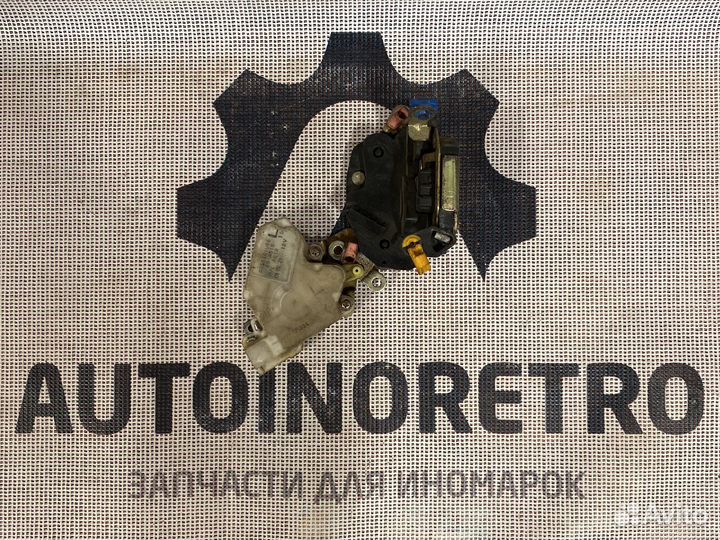 Замок двери передний левый Nissan 8055361U66