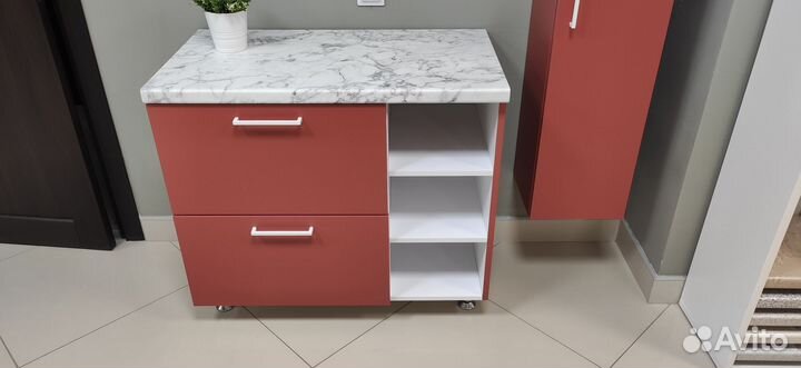 Комплект мебели в ванную комнату в наличии