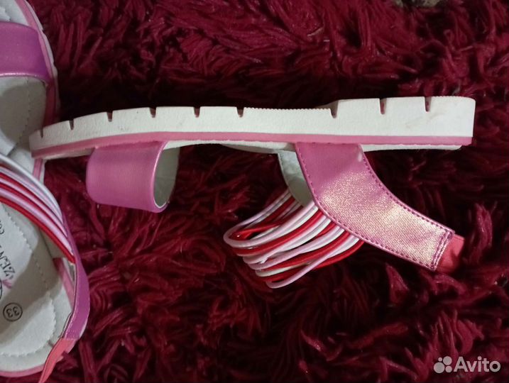 Босоножки для девочки 33 размер новые