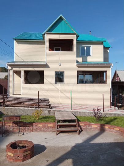 Дом 192 м² на участке 6,1 сот.