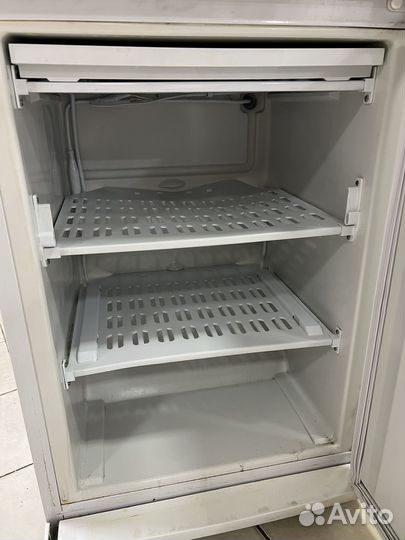 3 холодильника: pozis, бирюса, pozis