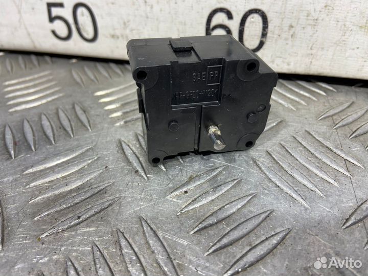 Б/У Моторчик заслонки отопителя#002