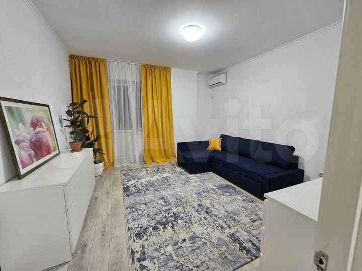 2-к. квартира, 70 м², 8/16 эт.