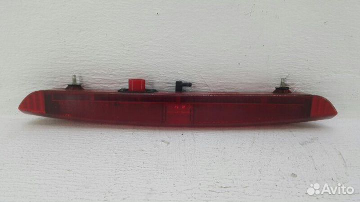 Дополнительный фонарь (Стоп-сигнал) задний Nissan