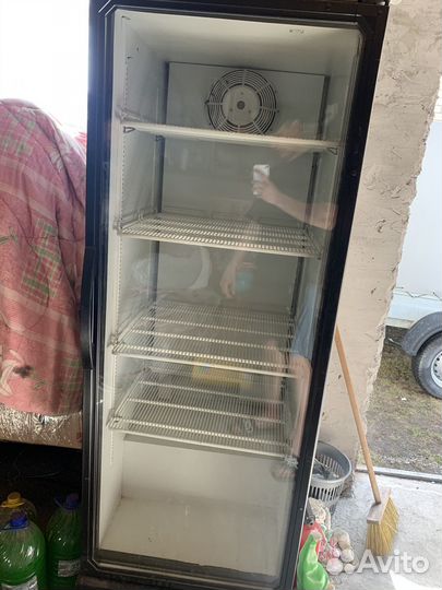 Холодильник витрина для напитков