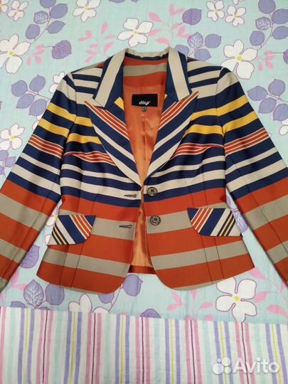 Костюм женский новый