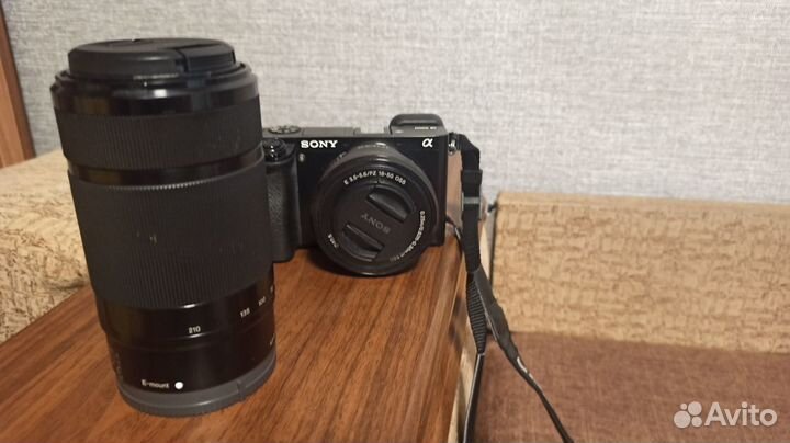 Продаю цифровой фотоаппарат sony с объективами