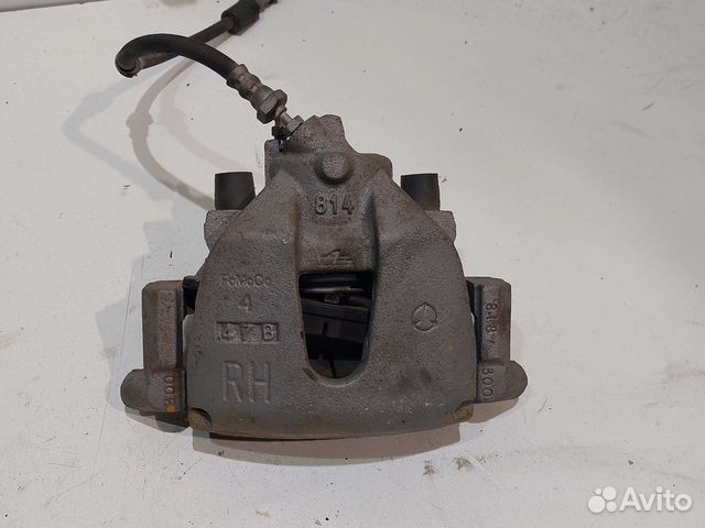 Mazda 3 BK суппорт передний правый