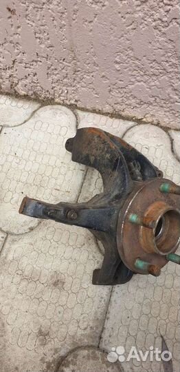 Поворотный кулак Volvo S40