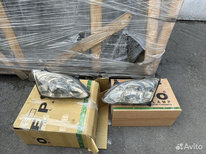 Фары на toyota camry хэтчбек