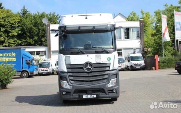 Pазбираем грузовик Mercedes-Benz Actros mpiv с 201