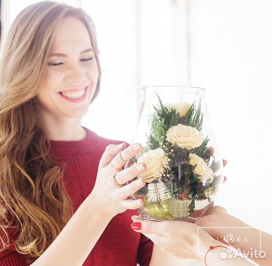 Розы в колбе, цветы в вакууме,подарок к выпускному