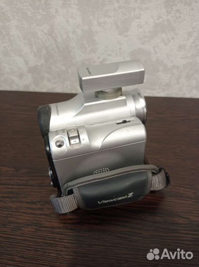 Видеокамера Sharp VL-Z950