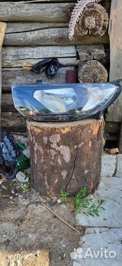 Правая передняя фара на гранту hl