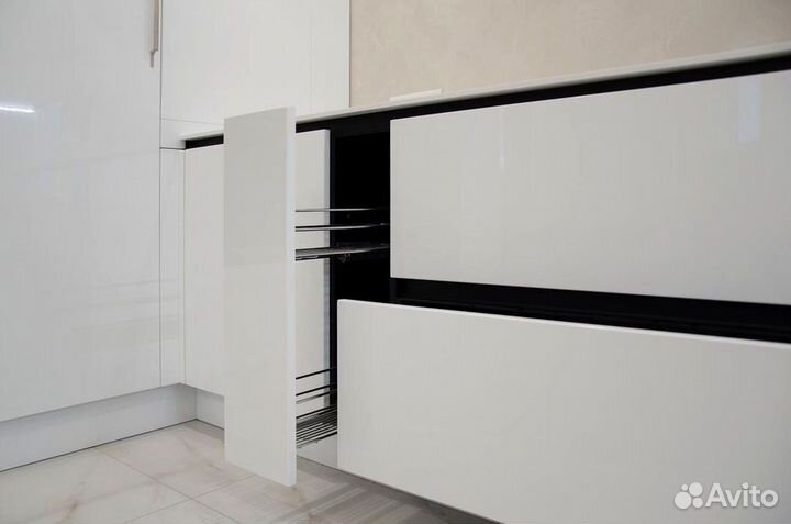 Кухня угловая на заказ.мдф фасады