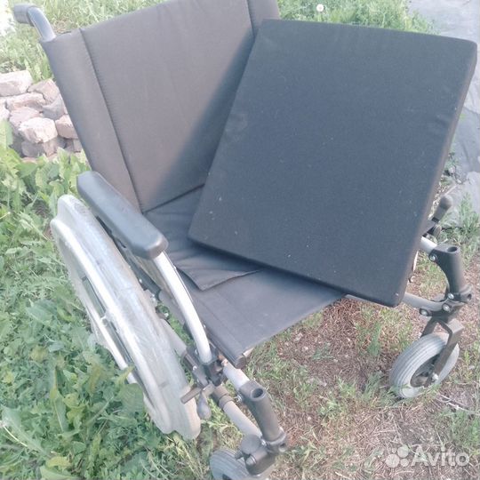 Кресло-коляска для малоподвижных людей