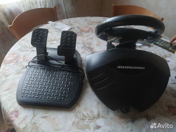 Игровой руль с педалями для пк