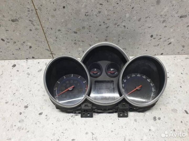 Панель приборов Chevrolet Cruze J300 2009-2016
