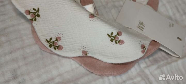 Слюнявчик нагрудник hm новый