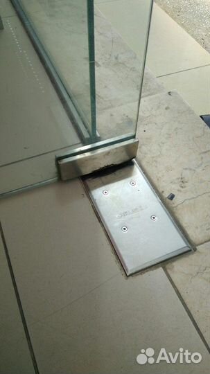 Напольный Доводчик для дверей маятниковый