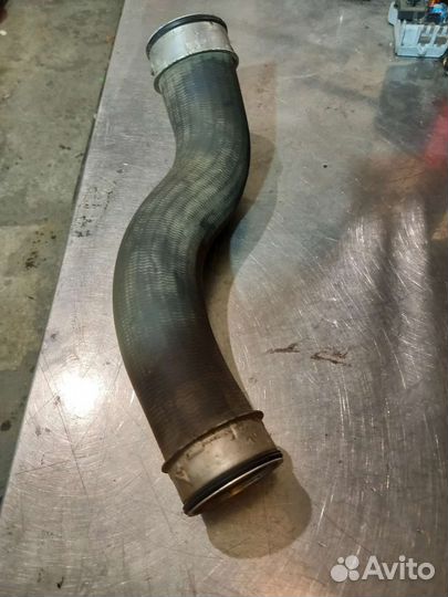 Патрубок интеркулера VW Tiguan 1