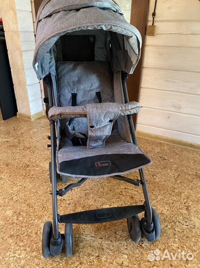 Прогулочная коляска трость