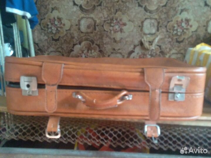 Продам чемодан в хорошом состояний