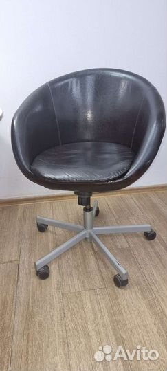 Офисное кресло