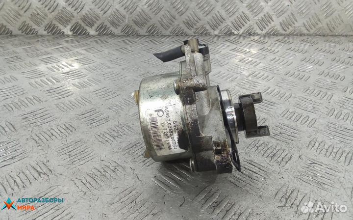 Насос вакуумный Opel Astra J рест. 2013