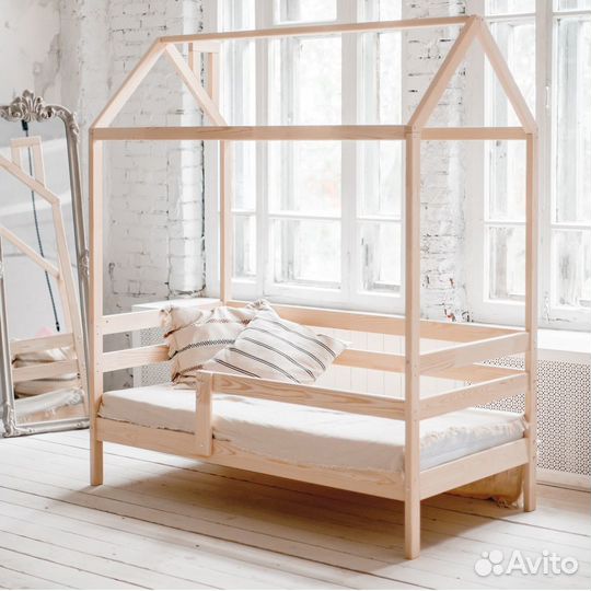 Детская кровать домик